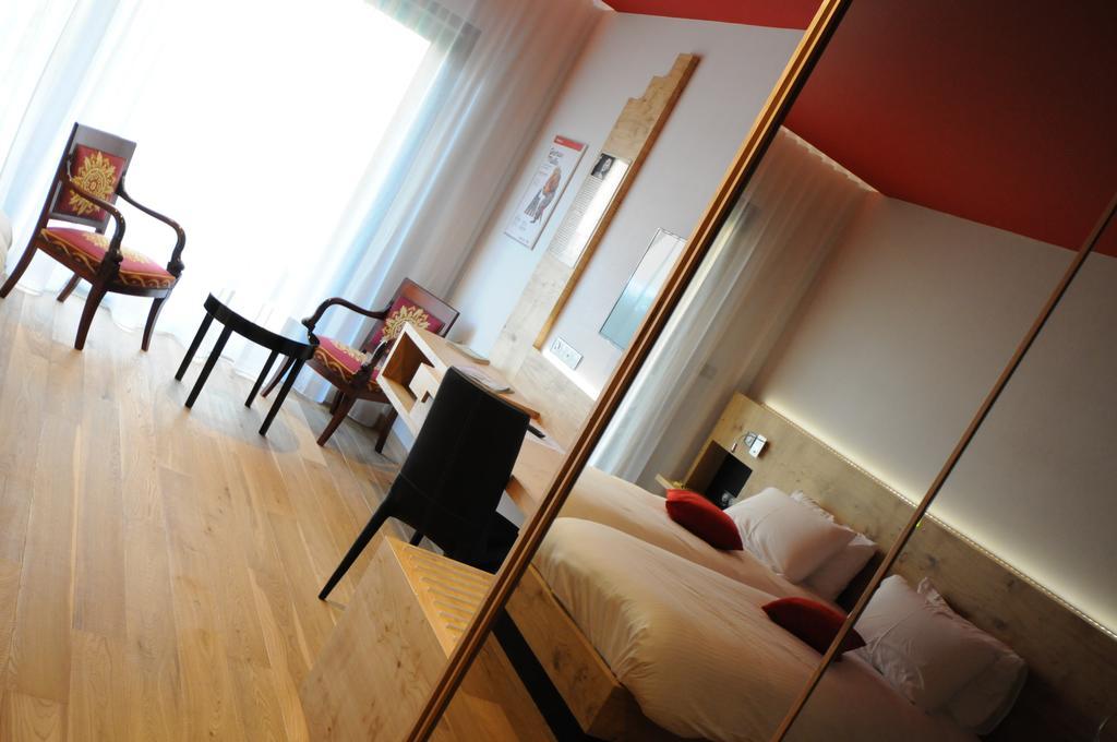 Logis Hotel Restaurant Au Boeuf Rouge Niederschaeffolsheim Eksteriør billede